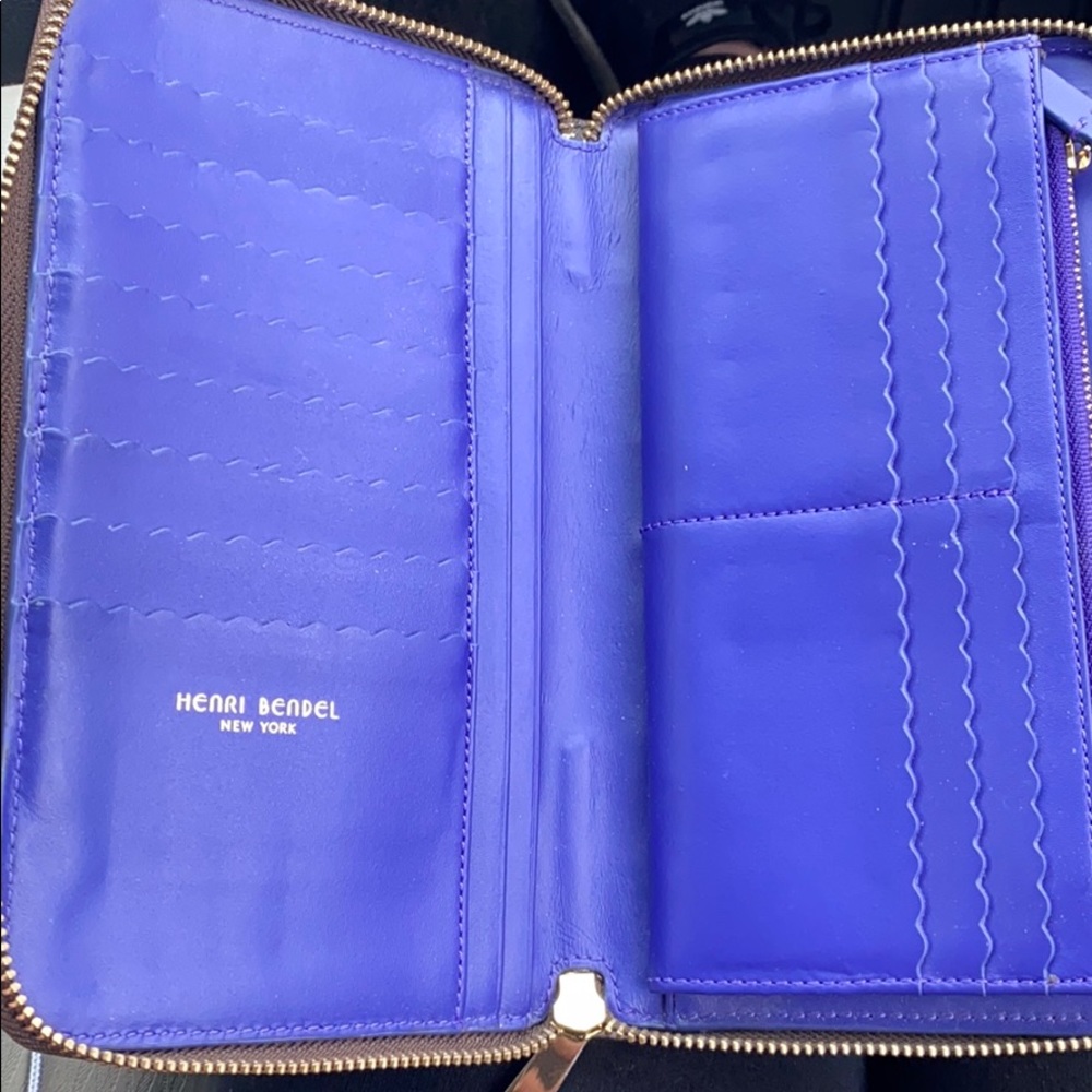 Henri Bendel Wallet